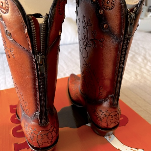 Soto Boots Womens Tan Zippered Cowgirl Boots - Picture 7 of 7